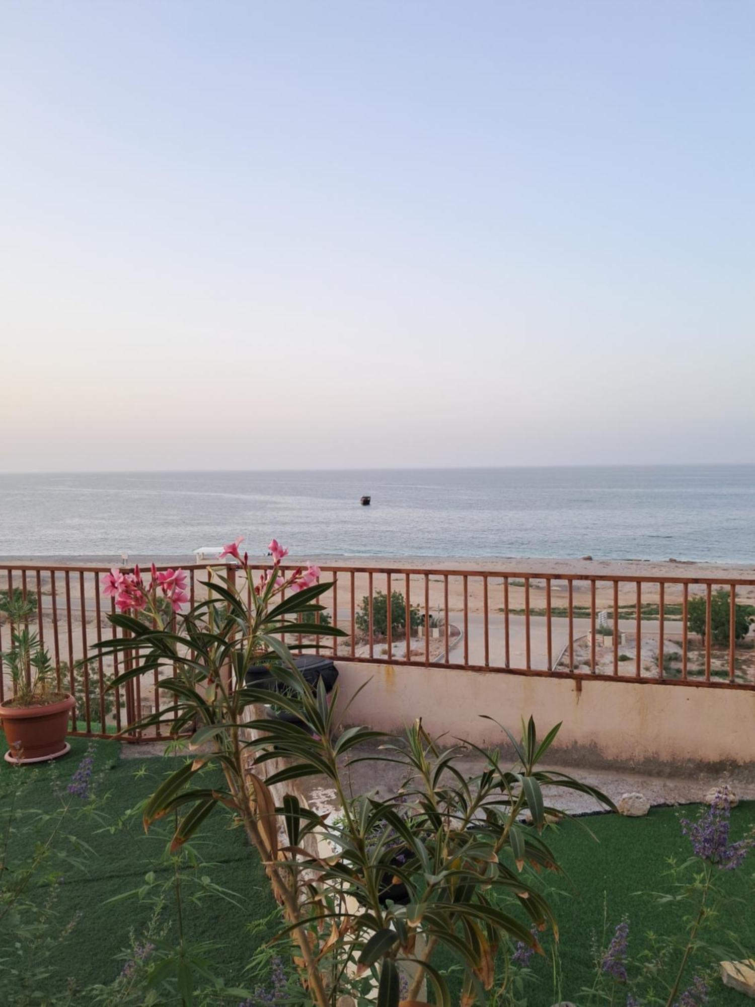 Alshumukh Guesthouse Al Ghalilah Exterior photo