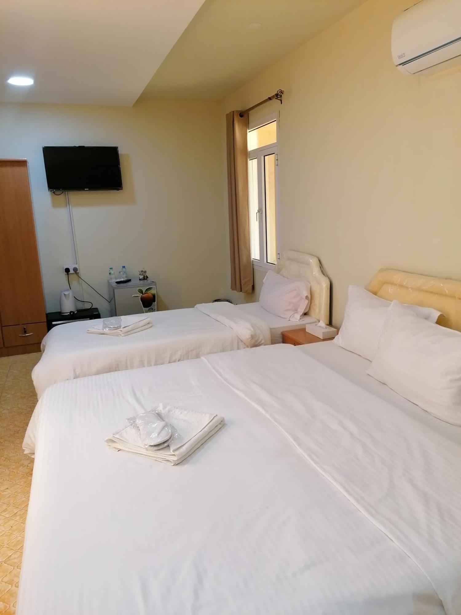Alshumukh Guesthouse Al Ghalilah Room photo
